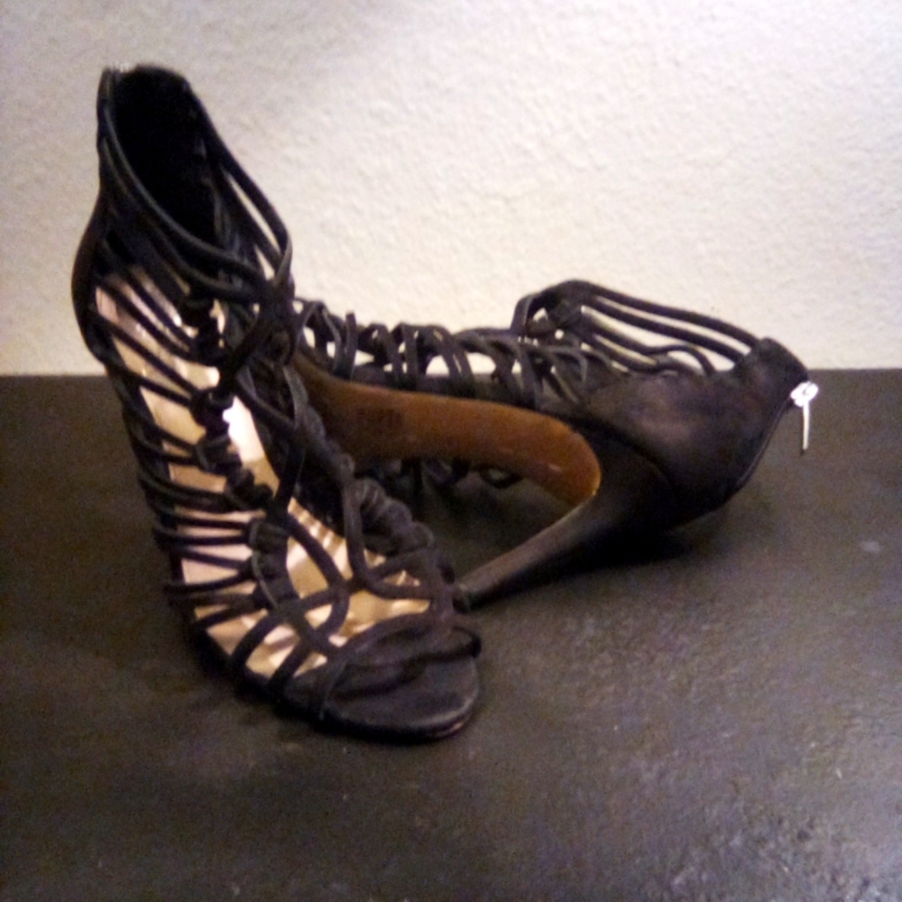 Vince Cammuto Sandal with Heel In Black